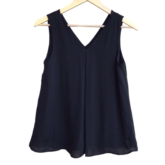 Theory Black Silk Sleeveless V-Neck Pleat Top - Picture 3 of 7